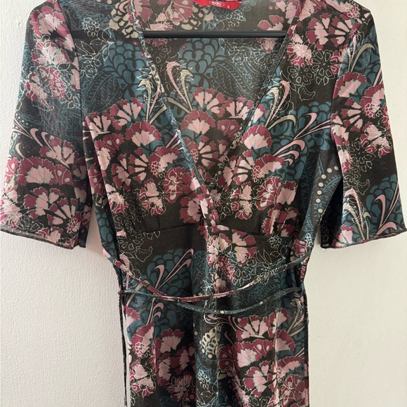 Vintage edc by ESPRIT thin, mesh, short sleeve floral print v-neck top. - Picture 1 of 5